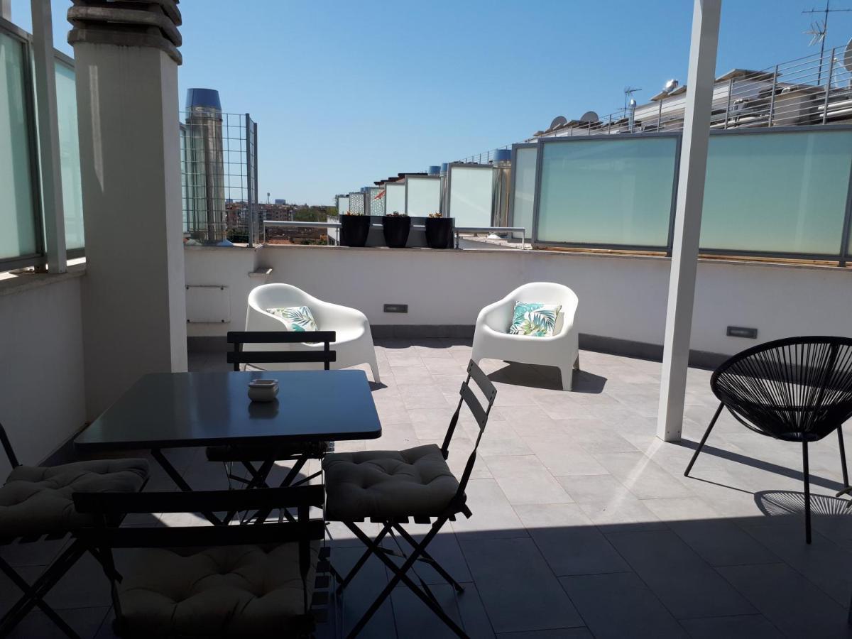 Penthouse 40 In Trastevere With Seasonally Jacuzzi Рим Екстериор снимка