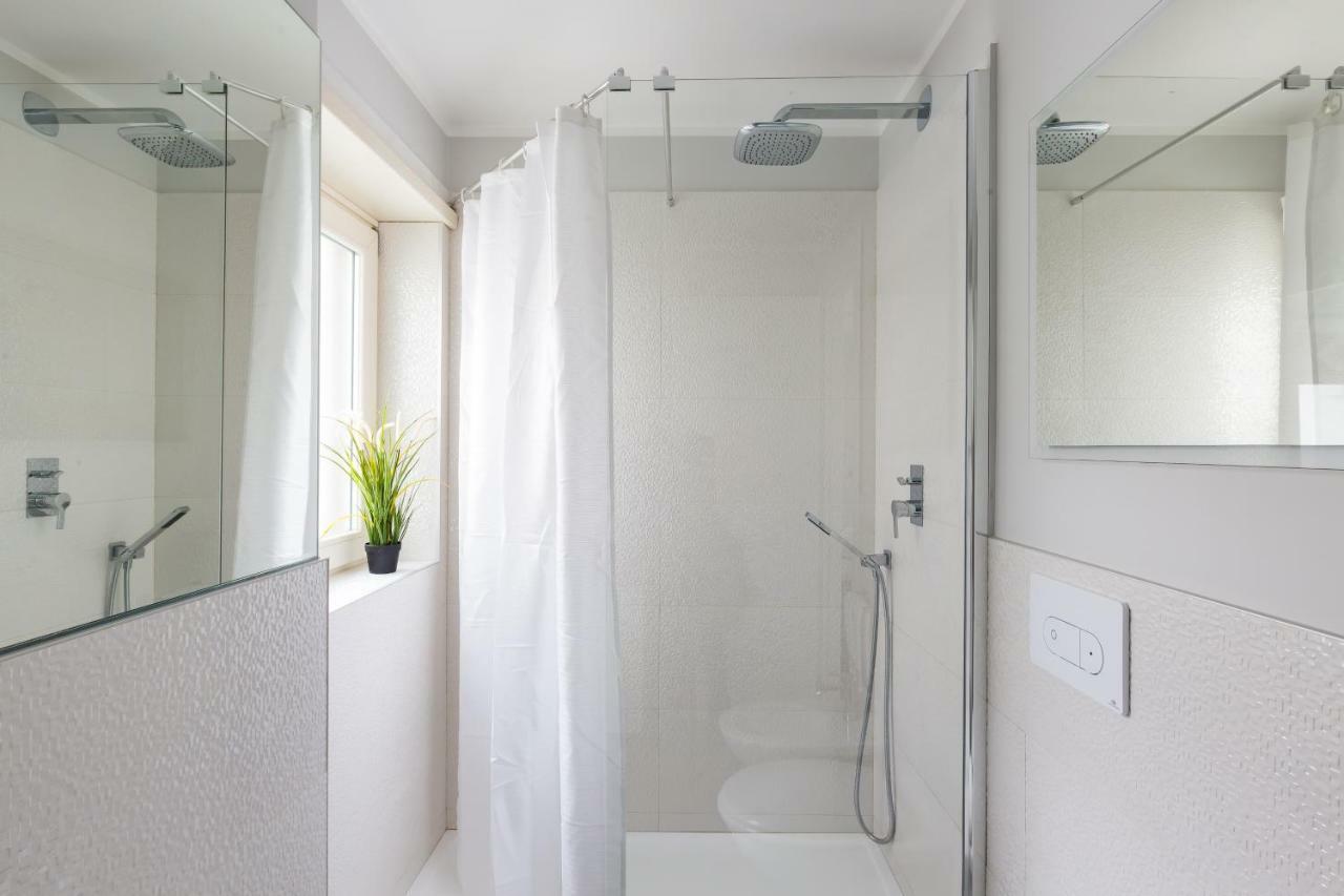 Penthouse 40 In Trastevere With Seasonally Jacuzzi Рим Екстериор снимка