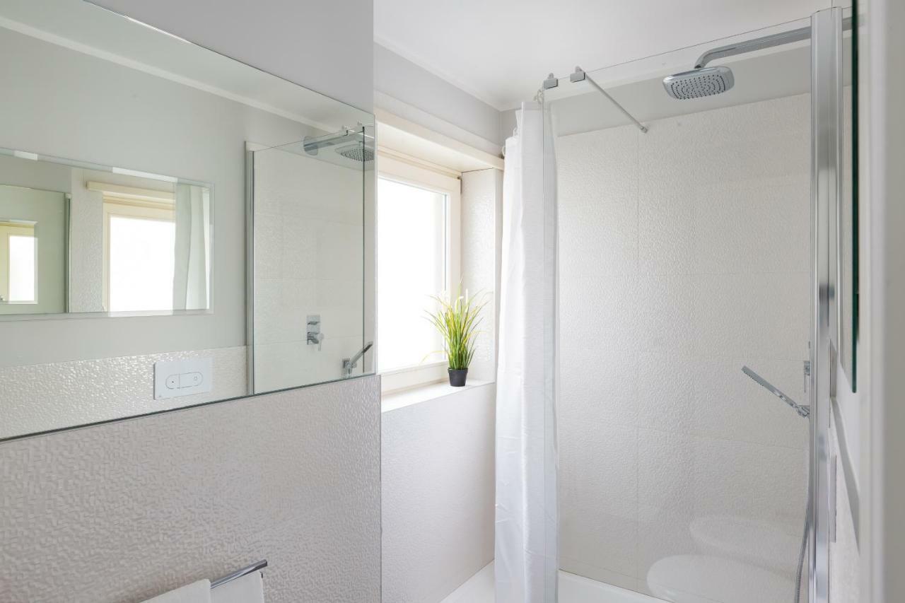 Penthouse 40 In Trastevere With Seasonally Jacuzzi Рим Екстериор снимка