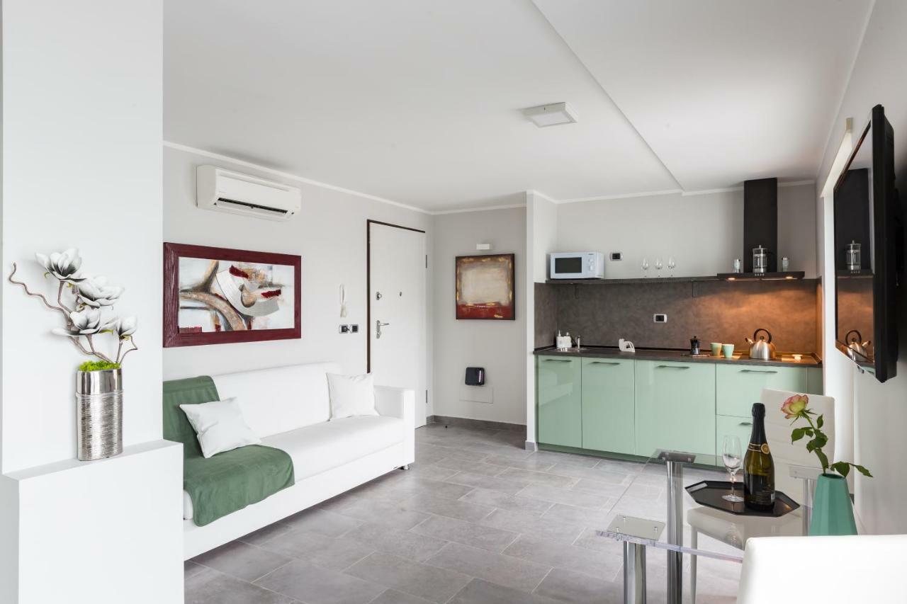 Penthouse 40 In Trastevere With Seasonally Jacuzzi Рим Екстериор снимка